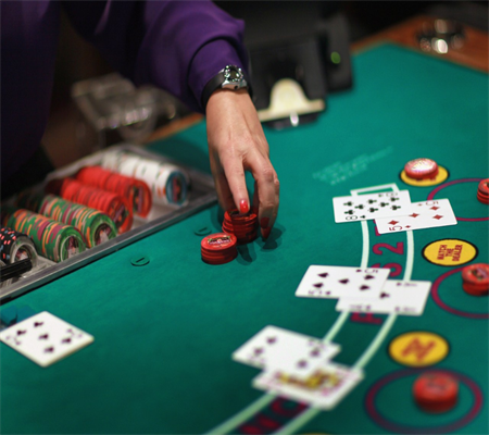 Chinh Phục Kỹ Thuật Texas Hold'em: Hướng Dẫn Học Tập Toàn Diện Về Texas Hold'em